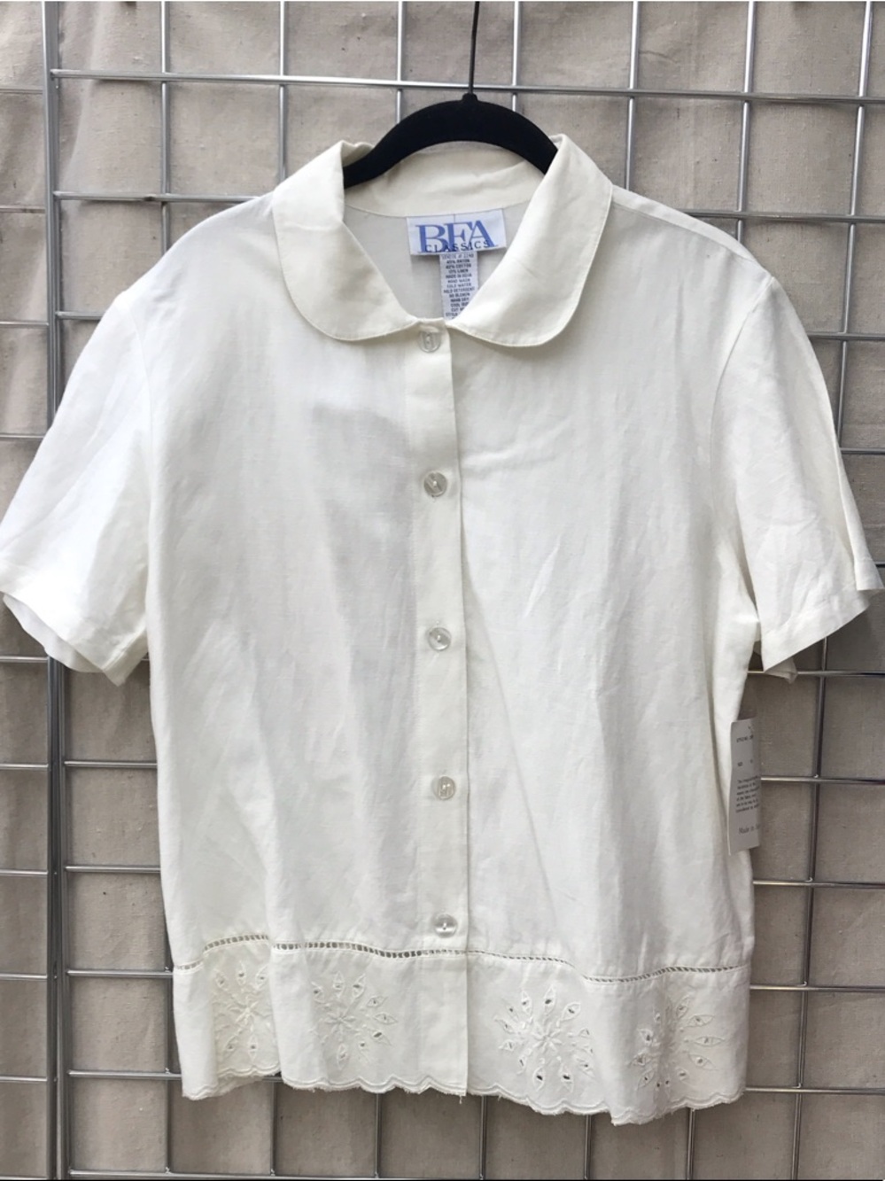 Vintage White Button-Down Short Sleeve Top with Peter Pan Collar